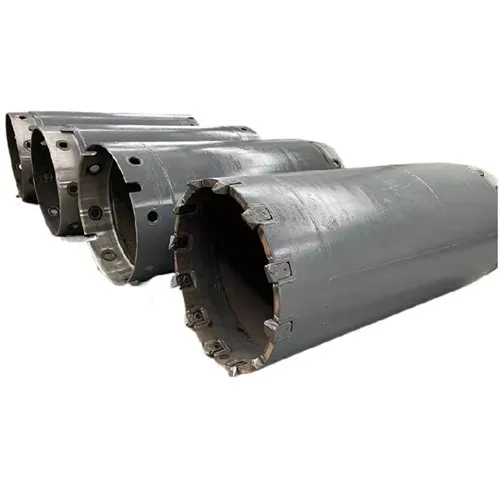 Как башмак обсадной колонны влияет на поток бурового раствора?